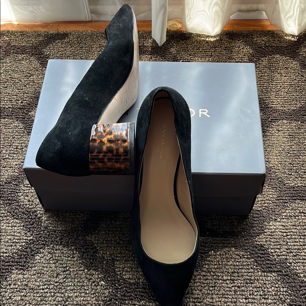 Ann Taylor Black Suede and Tortoise Block Heel Pumps Size 8